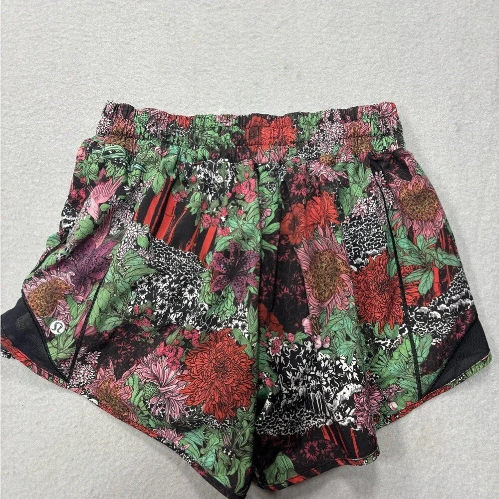 Lululemon 6 Tall Hotty Hot Short‎ II Zen Garden Multicolored Black Mesh 4 Inseam - Picture 5 of 15